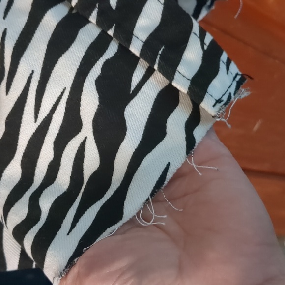 RIVER ISLAND* Ltd edition denim raw hem animal print long sleeve shacket. - Picture 5 of 11